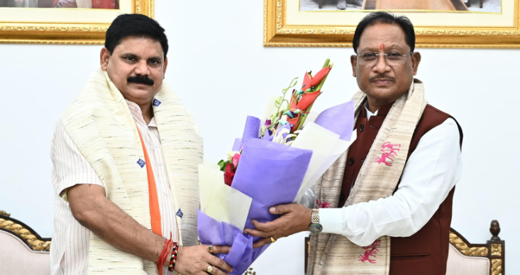 मुख्यमंत्री विष्णु देव साय से केंद्रीय कोयला एवं खान राज्य मंत्री सतीश चंद्र दुबे की मुलाकात, कोयला खनन और विकास कार्यों पर हुई चर्चा