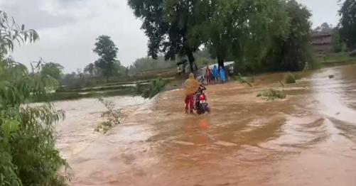 Surguja Rain Alert: भारी बारिश और आकाशीय बिजली का कहर, एक की मौत, कई नदियां उफान पर