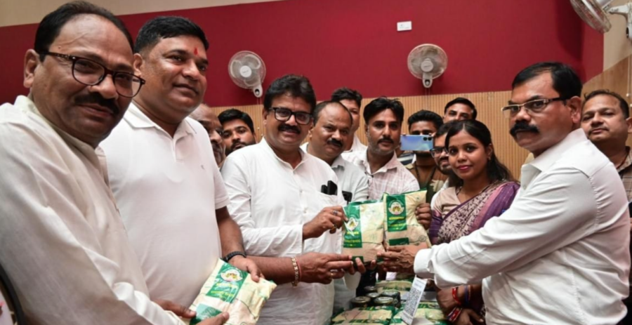 Vishnubhog Rice: आधे घंटे में 45 हजार रुपये की रिकॉर्ड बिक्री, महिलाओं की मेहनत बनी सफलता की मिसाल