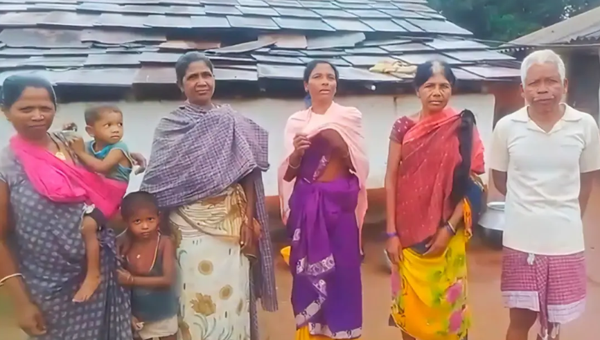गरियाबंद में नक्सलवाद को बड़ा झटका: 9 इनामी नक्सलियों का सामूहिक सरेंडर, पूरी कमेटी का सफाया