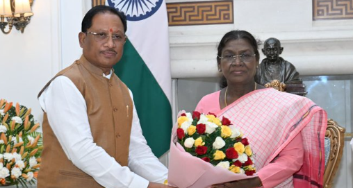 मुख्यमंत्री विष्णुदेव साय ने राष्ट्रपति द्रौपदी मुर्मू से की सौजन्य भेंट, छत्तीसगढ़ की रजत जयंती पर किया आमंत्रण