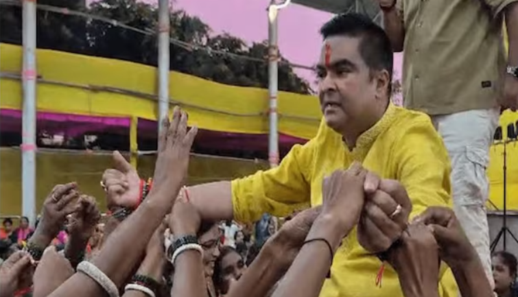 राखी महोत्सव में विधायक रिकेश सेन ने रचा नया कीर्तिमान, हजारों बहनों ने बांधी राखी