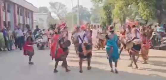 राष्ट्रपति के हाथों सम्मानित हुआ कोंडागांव का लिंगों घोटुल मांदरी नृत्य दल, राज्य स्तरीय लोक कला महोत्सव में प्रथम स्थान