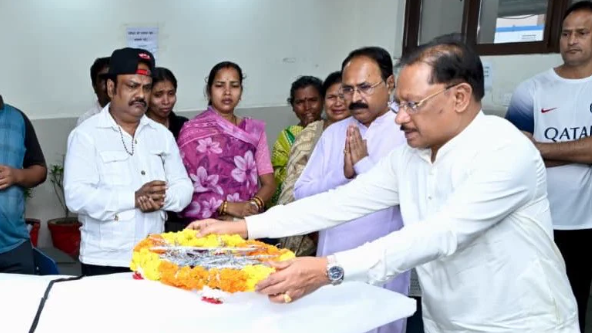 Teejan Bai Death: मुख्यमंत्री विष्णुदेव साय ने एम्स रायपुर पहुंचकर दी श्रद्धांजलि