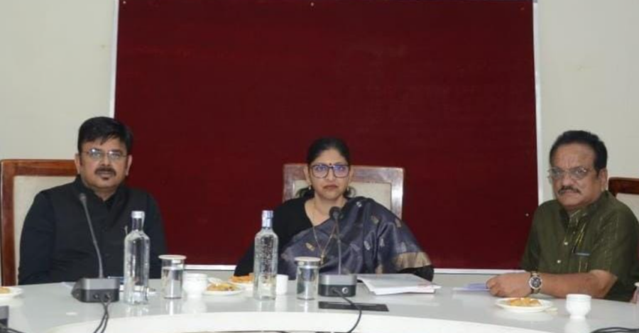 छत्तीसगढ़ में FRK व्यवस्था को लेकर खाद्य सचिव रीना कंगाले की सख्त समीक्षा बैठक