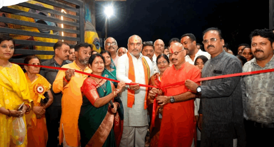 दुर्ग में प्रधानमंत्री मोदी के जीवन पर आधारित चित्र प्रदर्शनी और वोकल फार लोकल सम्मान समारोह का शुभारंभ