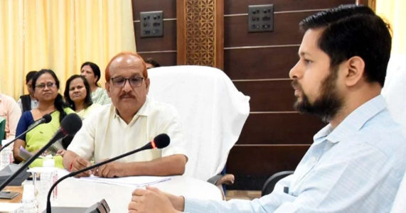 दुर्ग कलेक्टर अभिजीत सिंह ने बाल संरक्षण व्यवस्था की समीक्षा की, बाल विवाह मुक्त जिला बनाने के दिए निर्देश