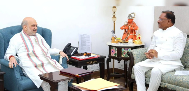 नई दिल्ली में मुख्यमंत्री विष्णु देव साय की गृहमंत्री अमित शाह से मुलाकात, नक्सल उन्मूलन और बस्तर राहत कार्यों की दी जानकारी