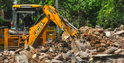 Nakti Demolition Row: नवा रायपुर में 80 से अधिक घरों पर बुलडोजर, BJP सांसद बृजमोहन अग्रवाल ने प्रशासन की कार्रवाई पर उठाए सवाल