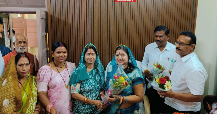 भगवान शिव की आराधना के साथ लीना दिनेश देवांगन ने संभाला जलगृह प्रभारी का कार्यभार