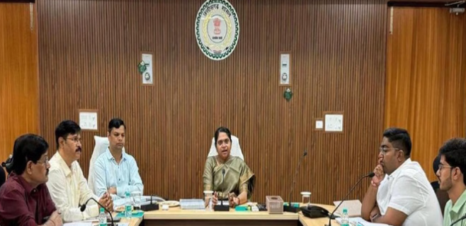 नवा रायपुर में आबकारी विभाग की बड़ी समीक्षा बैठक: राजस्व लक्ष्य 12,500 करोड़ तय, मिलावट और अवैध तस्करी पर सख्त निर्देश