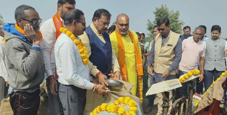दुर्ग में धान खरीदी की शुरुआत: हड़ताल के बीच 34 केंद्रों में खरीदी शुरू, प्रशासन ने वैकल्पिक व्यवस्था संभाली