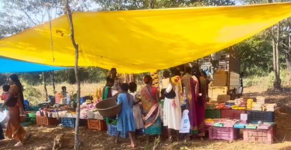 Abujhmad Haat Bazaar: अबूझमाड़ में विकास की नई कहानी