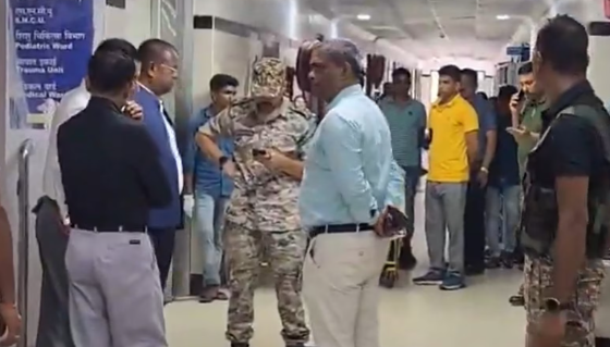 दंतेवाड़ा में नक्सल विरोधी अभियान के दौरान IED ब्लास्ट, CRPF जवान ने खोया पैर, अफसर की आंख हुई घायल