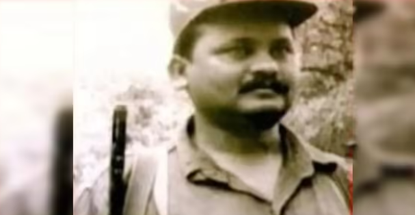 25 लाख इनामी मोस्ट वांटेड नक्सली कमांडर पापा राव 17 साथियों और AK-47 समेत करेगा सरेंडर – बस्तर में नक्सलवाद की सबसे बड़ी हार