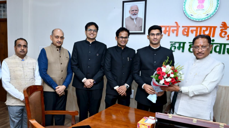 Chhattisgarh IAS Trainee Officers को मुख्यमंत्री विष्णु देव साय ने दिया जनसेवा का मंत्र