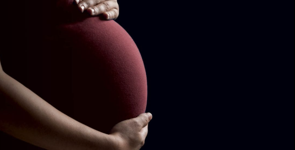 चरोदा में चौंकाने वाला खुलासा — हाई-रिस्क गर्भवतियां बिना जांच लौटीं, डॉक्टर को मिला नोटिस