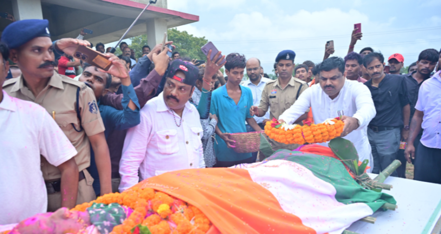 Teejan Bai Funeral: शिक्षा मंत्री गजेन्द्र यादव ने दी भावभीनी श्रद्धांजलि, स्कूल का नाम होगा डॉ. तीजन बाई के नाम