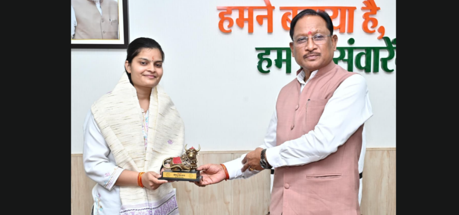 UPSC Rank 35 वैभवी अग्रवाल की शानदार सफलता, CM ने दी बधाई