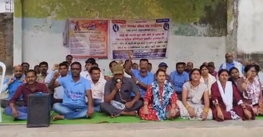 कबीरधाम में पंचायत सचिवों की हड़ताल जारी, सरकारी कामकाज ठप