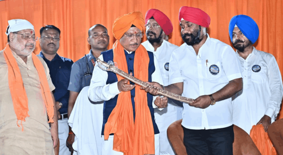 गुरु तेगबहादुर जी की 350वीं शहादत शताब्दी पर नगर कीर्तन में शामिल हुए मुख्यमंत्री विष्णुदेव साय
