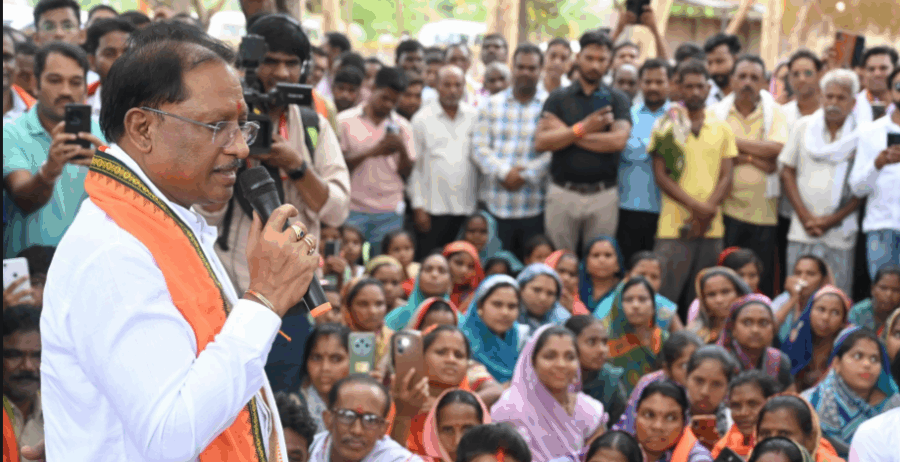 मुख्यमंत्री विष्णु देव साय ने कनकबीरा में लगाई चौपाल, जनकल्याणकारी योजनाओं की हकीकत जानी