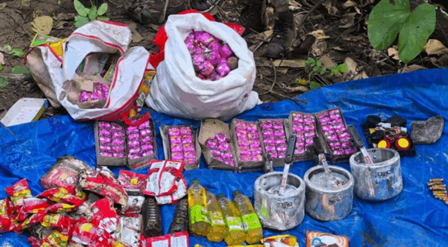 गरियाबंद में पुलिस को नक्सल विरोधी अभियान में बड़ी सफलता, जंगल से कुकर बम व विस्फोटक सामग्री बरामद