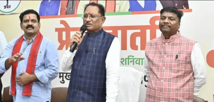 मुख्यमंत्री विष्णु देव साय ने ‘नियद नेल्ला नार’ योजना के युवाओं से किया संवाद, कहा – बस्तर का आत्मबल ही हमारी प्रेरणा