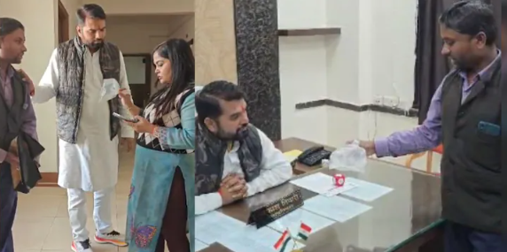 निगम के खिलाफ अनोखा विरोध, मच्छर पकड़कर नगर निगम मुख्यालय पहुंचे वार्ड निवासी