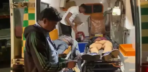 जमही टोल प्लाजा के पास खड़े ट्रक से बाइक टकराई, गुजरा गांव के तीन युवकों की मौके पर मौत