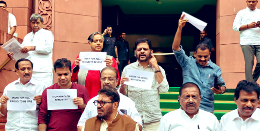 दुर्ग स्टेशन से गिरफ्तार दो ननों पर छत्तीसगढ़ में विवाद, कांग्रेस ने बताया ‘माइनॉरिटी पर अत्याचार’, मुख्यमंत्री ने किया कार्रवाई का बचाव