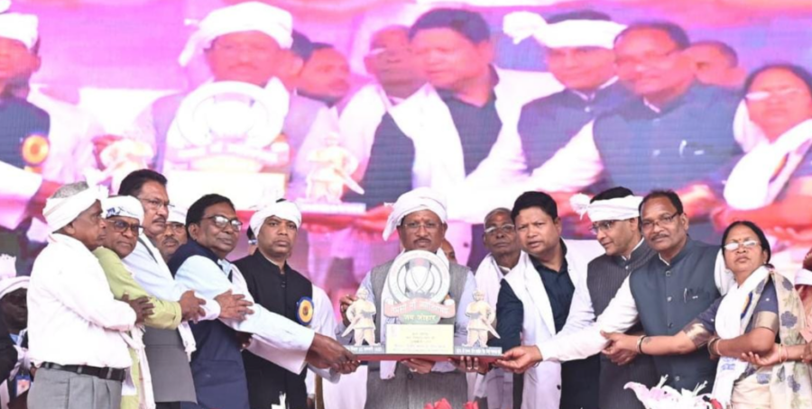 शहीद गैंदसिंह के 201वें शहादत दिवस पर मुख्यमंत्री विष्णु देव साय की बड़ी घोषणाएं, जनजातीय गौरव को बताया छत्तीसगढ़ की पहचान