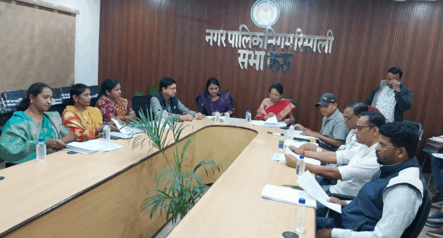 रिसाली निगम ने बनाए सख्त नियम: सड़क पर मवेशी छोड़ने वालों पर भारी जुर्माना, बार-बार उल्लंघन पर होगी नीलामी