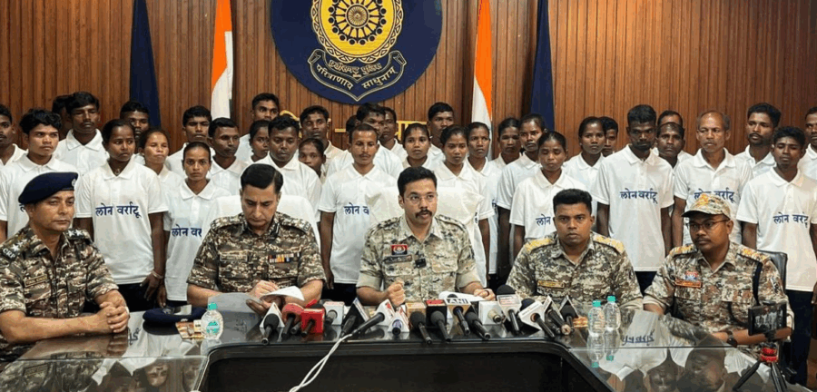 दांतेवाड़ा में 37 माओवादी सरेंडर: 27 पर 65 लाख का इनाम, बस्तर में बढ़ते सामूहिक समर्पण