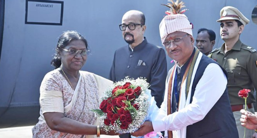 मां दंतेश्वरी की धरती पर राष्ट्रपति द्रौपदी मुर्मु का भव्य स्वागत