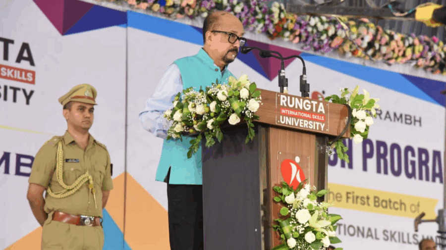 राज्यपाल रमेन डेका ने रूंगटा यूनिवर्सिटी के विद्यारंभ समारोह में छात्रों को दिया नवाचार और उत्कृष्टता का संदेश
