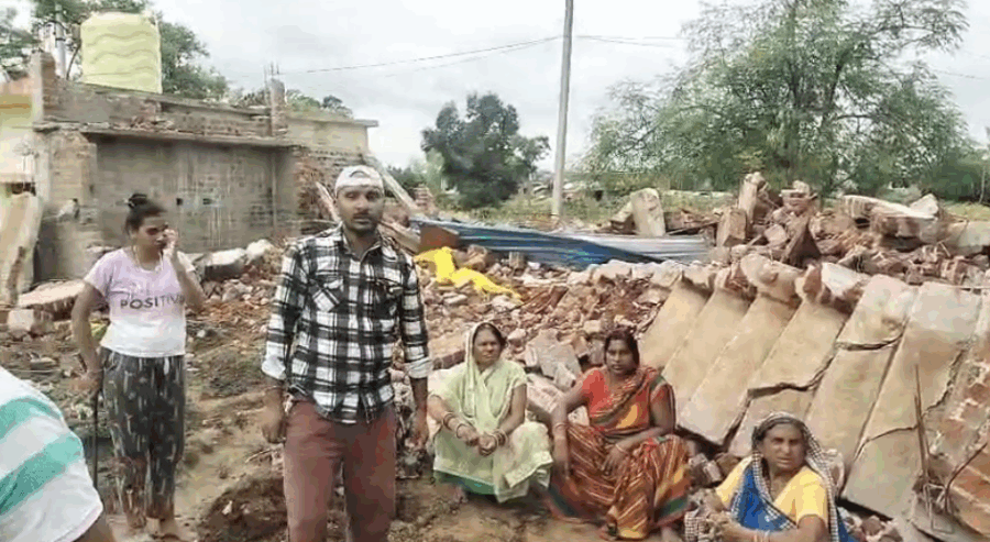 कवर्धा में प्रधानमंत्री आवास योजना के मकान ध्वस्त, ग्रामीणों में तनाव