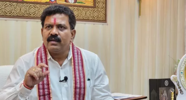 बीजापुर में नक्सली IED ब्लास्ट में शहीद हुए जवान दिनेश नाग, डिप्टी सीएम विजय शर्मा ने दी श्रद्धांजलि