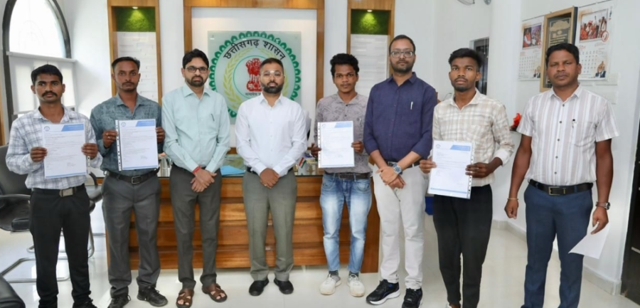 Kanker News: 4 आत्मसमर्पित माओवादियों को मिली नई जिंदगी – 15000 रुपये नौकरी का बड़ा खुलासा