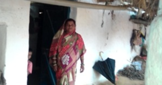 Pradhan Mantri Awaas Yojana: टपकती छत से मुस्कुराते घर तक की कहानी