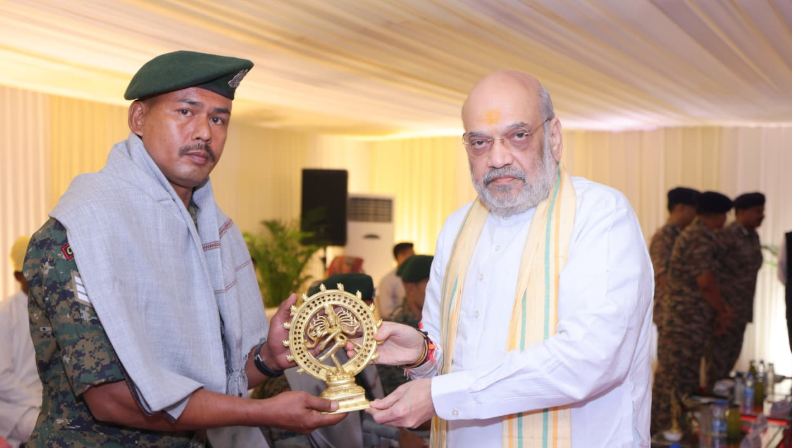 कर्रेगुट्टालु की ऊँचाइयों पर गूँजा शौर्य: अमित शाह ने ‘ऑपरेशन ब्लैक फॉरेस्ट’ के वीर जवानों को किया सम्मानित