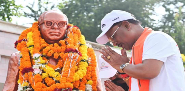 संविधान को समर्पित ‘जय भीम पदयात्रा’ का मुख्यमंत्री विष्णु देव साय ने किया शुभारंभ, युवाओं के साथ पढ़ी संविधान की प्रस्तावना