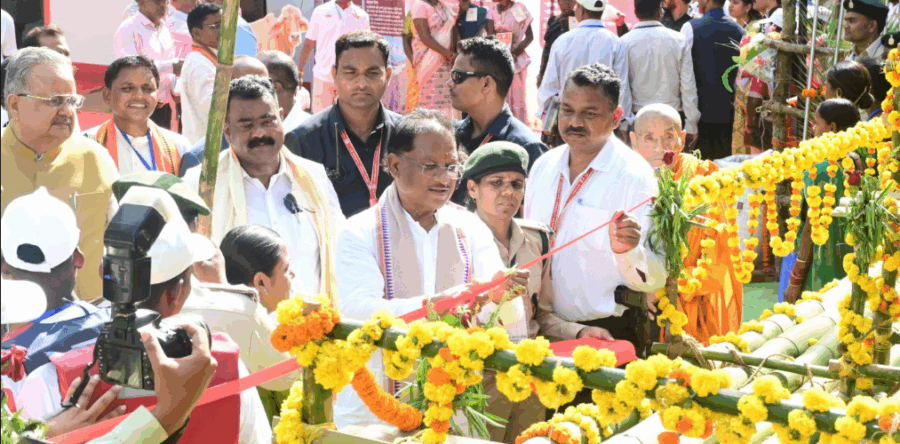 भोंगापाल में मुख्यमंत्री ने किया बांस नौका विहार केंद्र का शुभारंभ, महिला स्वसहायता समूह को दीं कयाकिंग नावें
