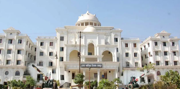Raipur निगम में 100 करोड़ जमीन घोटाला, 4 अधिकारी निलंबित – प्रशासन हिला