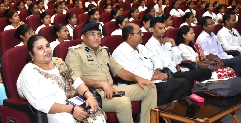 भिलाई में नर्सों और पेरामेडिकल स्टाफ के लिए नवीन आपराधिक कानूनों पर कार्यशाला आयोजित
