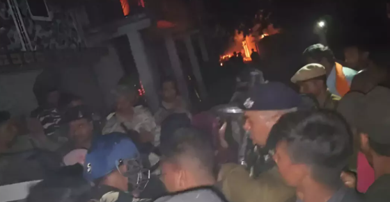 मंदिर मूर्ति तोड़फोड़ मामले के आरोपियों के हमले के बाद दो समुदायों में झड़प, 6 पुलिसकर्मी घायल