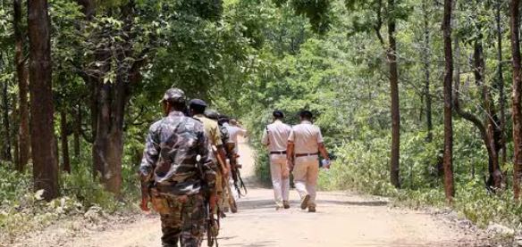 बस्तर का बड़ा बदलाव: माओवाद की छाया से उभरा ‘बडेसट्टी’ बना छत्तीसगढ़ का पहला नक्सलमुक्त ग्राम पंचायत, विकास की नई मिसाल