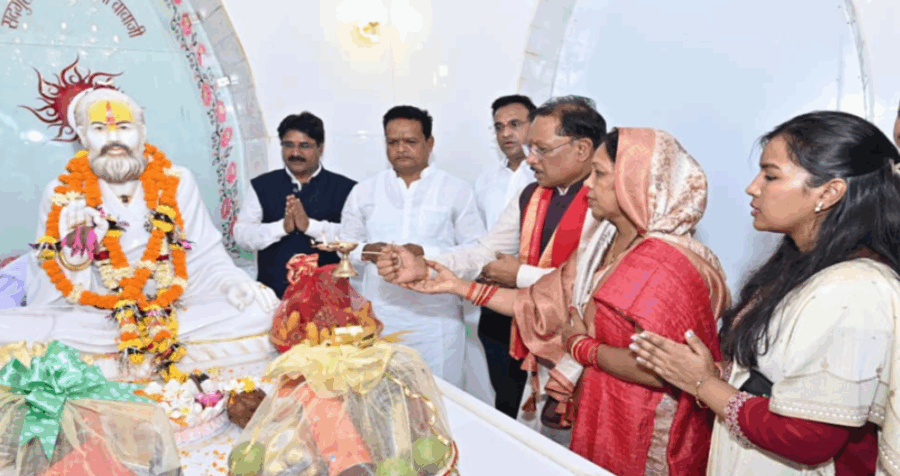 छत्तीसगढ़ के CM विष्णु देव साय ने जमदी पतेश्वर धाम में साधु-संतों से लिया आशीर्वाद, बोले – संतों की कृपा से राज्य में शांति और विकास संभव