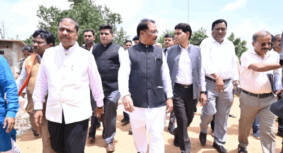 मुख्यमंत्री विष्णुदेव साय ने किया बस्तर संभाग का हवाई और जमीनी निरीक्षण, कहा – “हर प्रभावित परिवार तक पहुँचेगी मदद”
