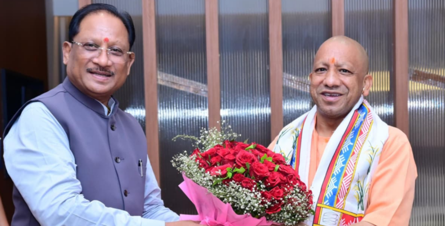 बस्तर पहुंचे योगी आदित्यनाथ का भव्य स्वागत